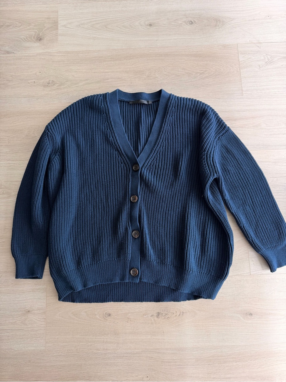 Jenni Kayne Navy Ribbed V‑Neck Button Cardigan - Picture 2 of 6